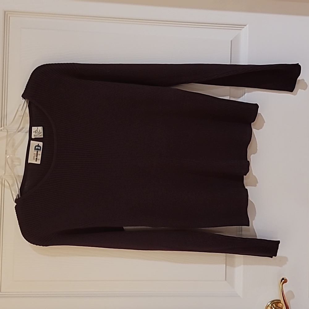 EUC 2 Ribbed Knit Sweaters - Picture 7 of 8